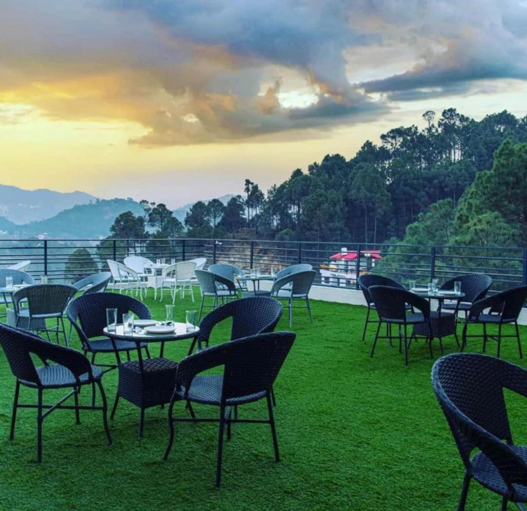 Mountain Height Kasauli Apartamento Exterior foto